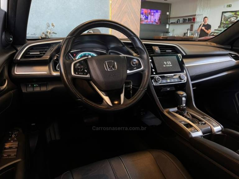 HONDA - CIVIC - 2016/2017 - Branca - R$ 108.900,00