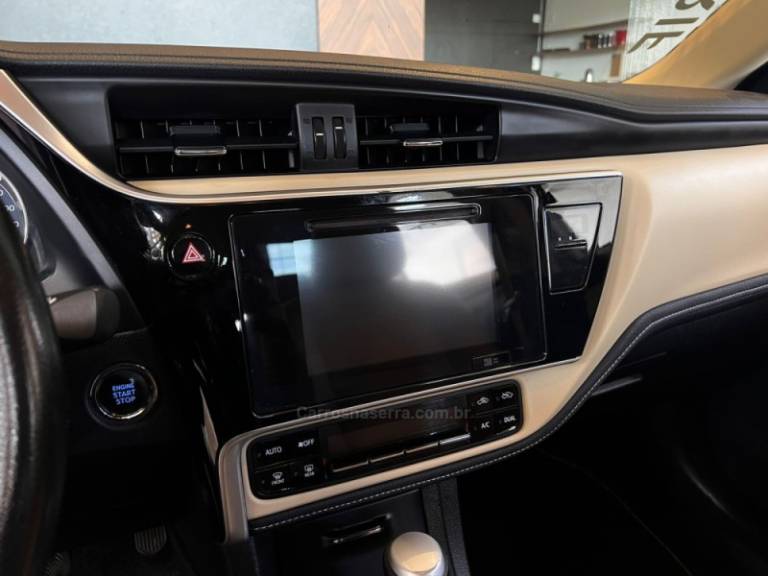 TOYOTA - COROLLA - 2018/2018 - Branca - R$ 108.900,00