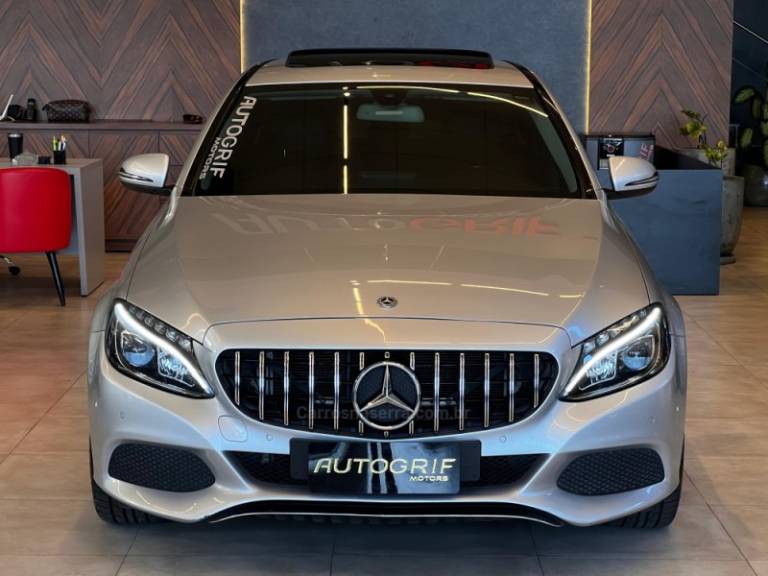 MERCEDES-BENZ - C 250 - 2017/2018 - Prata - R$ 154.900,00