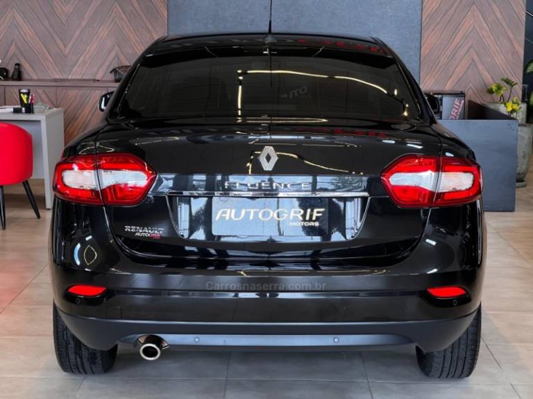 RENAULT - FLUENCE - 2017/2018 - Preta - R$ 61.900,00