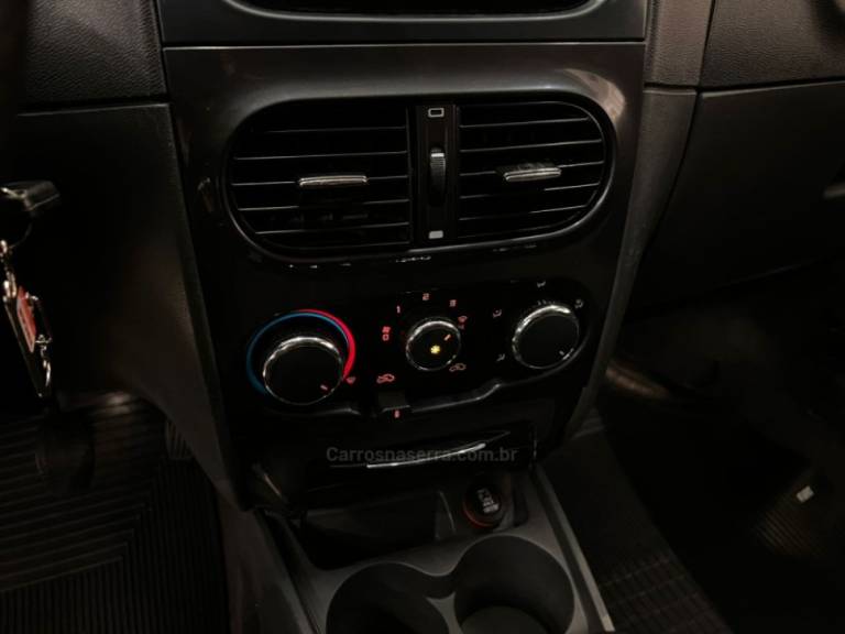 FIAT - PALIO - 2015/2015 - Vermelha - R$ 49.900,00