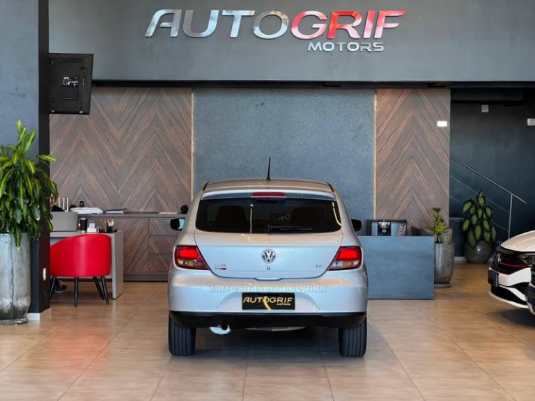 VOLKSWAGEN - GOL - 2010/2011 - Prata - R$ 36.900,00