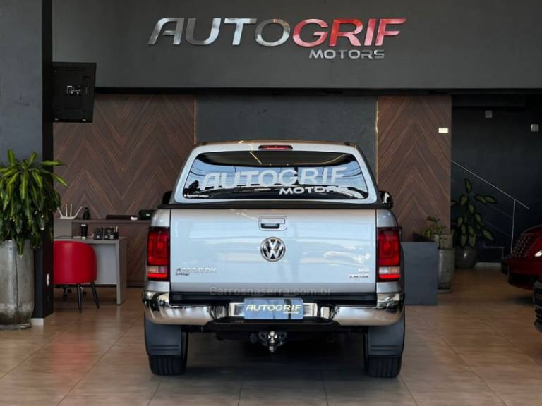 VOLKSWAGEN - AMAROK - 2022/2022 - Prata - R$ 185.900,00