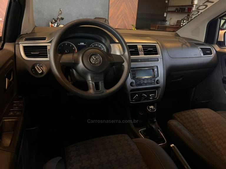 VOLKSWAGEN - FOX - 2015/2015 - Branca - R$ 43.900,00