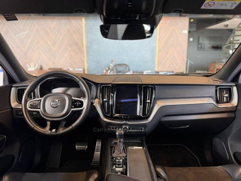 VOLVO - XC60 - 2018/2018 - Branca - R$ 159.900,00