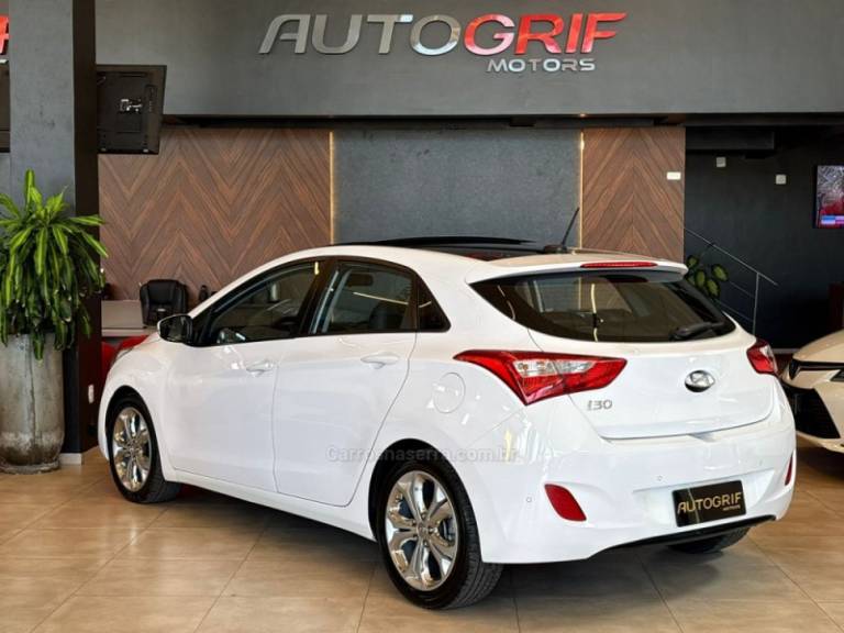 HYUNDAI - I30 - 2015/2015 - Branca - R$ 74.900,00