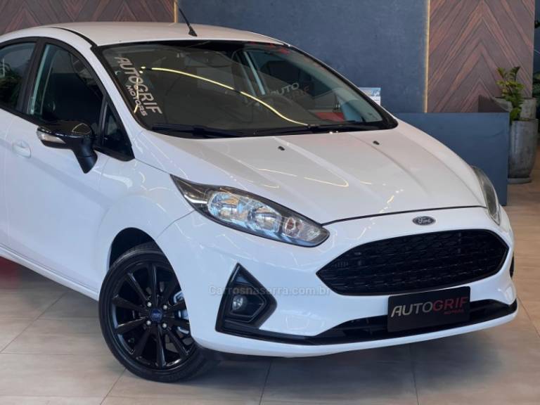 FORD - FIESTA - 2018/2018 - Branca - R$ 59.900,00