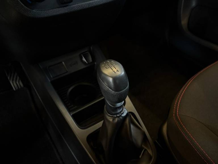 RENAULT - KWID - 2021/2021 - Branca - R$ 39.900,00