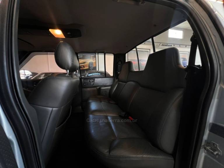 CHEVROLET - S10 - 2010/2010 - Prata - R$ 64.900,00