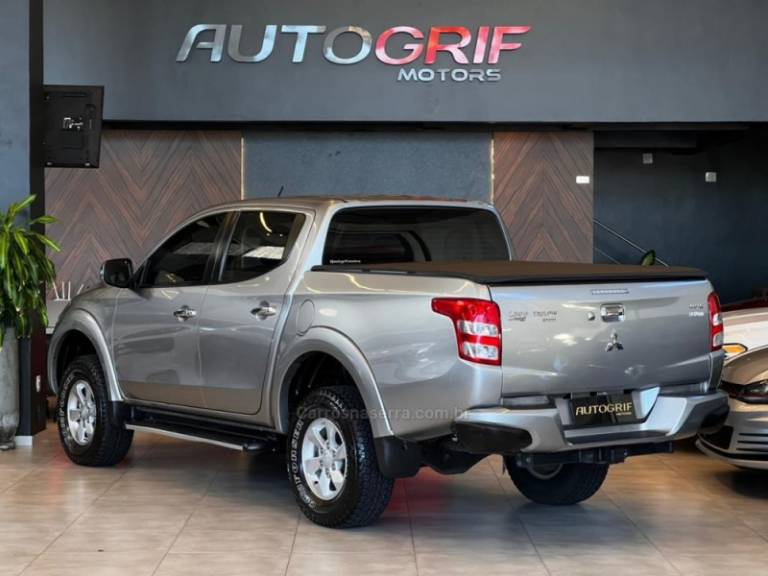 MITSUBISHI - L200 TRITON - 2017/2017 - Prata - R$ 144.900,00