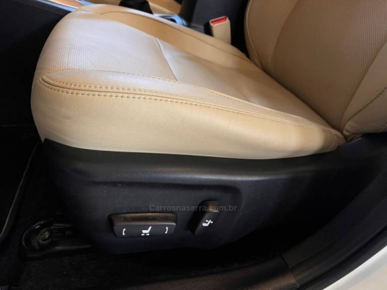 TOYOTA - COROLLA - 2018/2018 - Branca - R$ 108.900,00