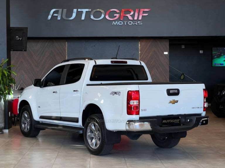 CHEVROLET - S10 - 2022/2022 - Branca - R$ 189.900,00