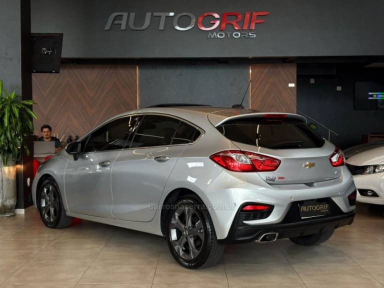 CHEVROLET - CRUZE - 2018/2018 - Prata - R$ 97.900,00