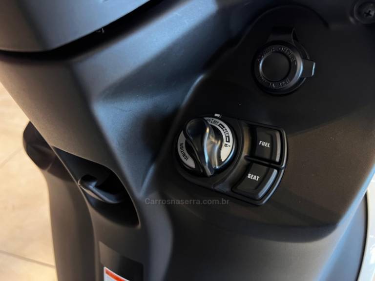 YAMAHA - FLUO 125 ABS - 2023/2024 - Branca - R$ 14.900,00