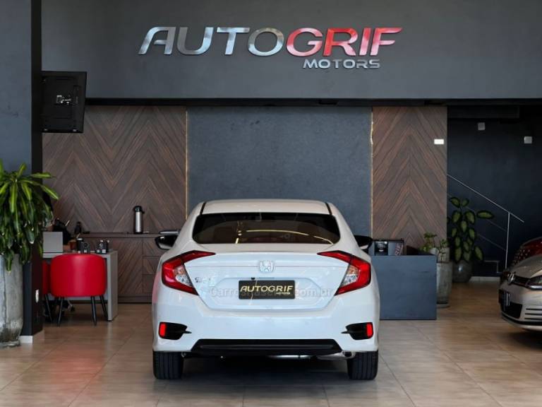 HONDA - CIVIC - 2016/2017 - Branca - R$ 108.900,00