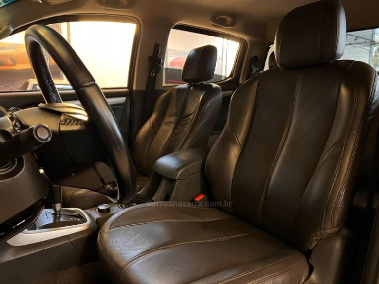 CHEVROLET - S10 - 2013/2014 - Branca - R$ 109.900,00