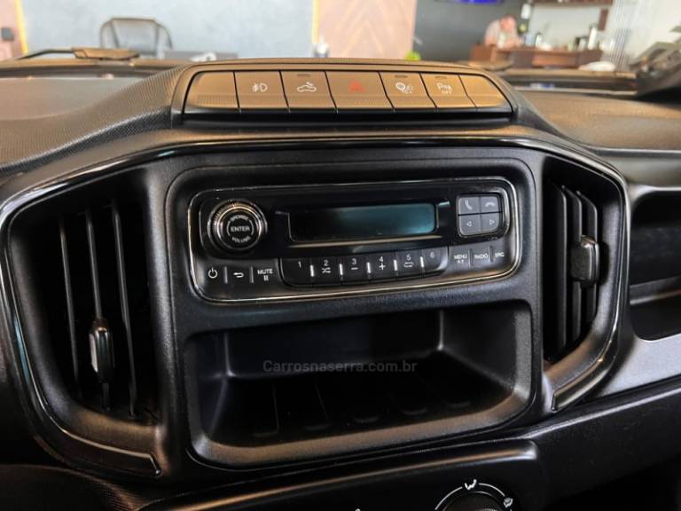 FIAT - STRADA - 2021/2022 - Branca - R$ 81.900,00