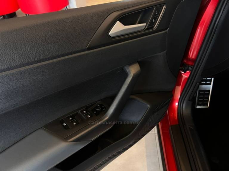 VOLKSWAGEN - NIVUS - 2023/2024 - Vermelha - R$ 123.900,00