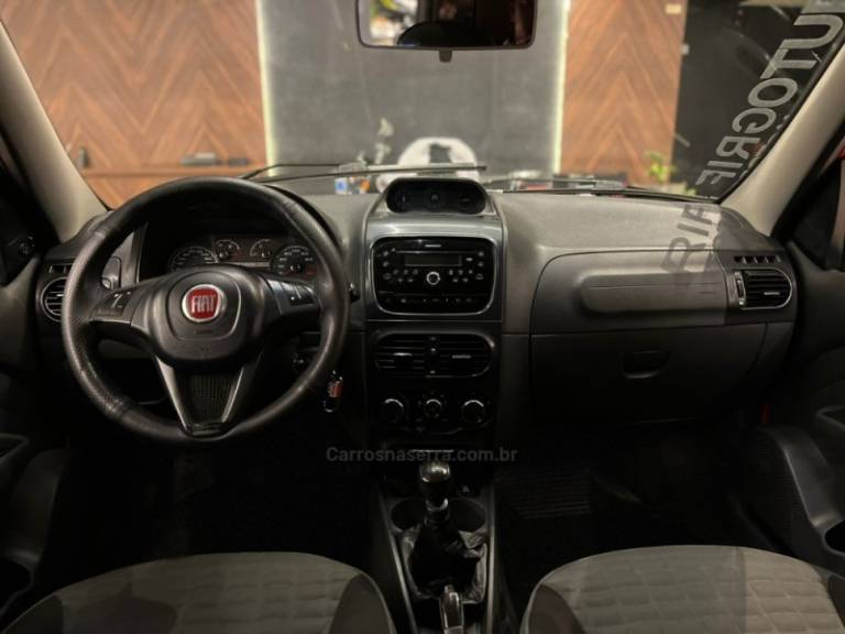 FIAT - PALIO - 2015/2015 - Vermelha - R$ 49.900,00