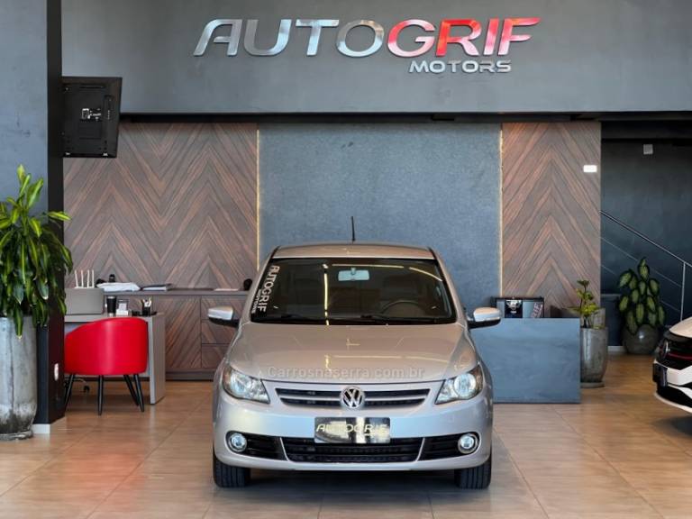 VOLKSWAGEN - GOL - 2010/2011 - Prata - R$ 36.900,00