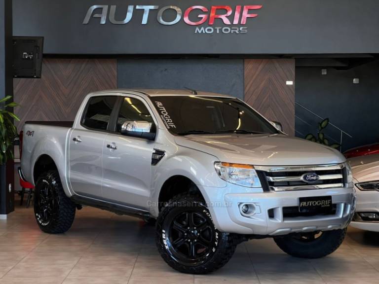 FORD - RANGER - 2015/2015 - Prata - R$ 118.900,00