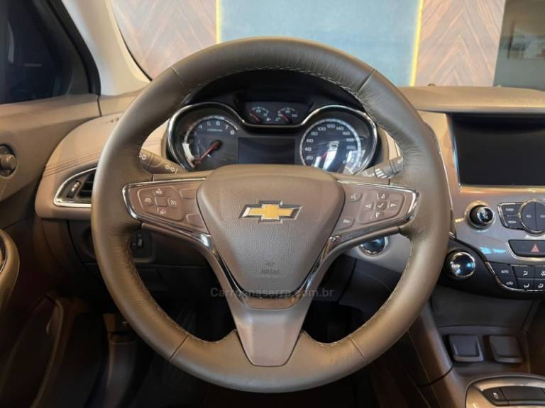 CHEVROLET - CRUZE - 2017/2017 - Prata - R$ 88.900,00