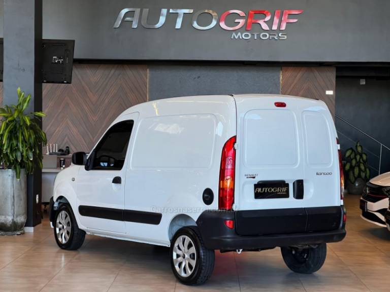RENAULT - KANGOO - 2015/2016 - Branca - R$ 47.900,00