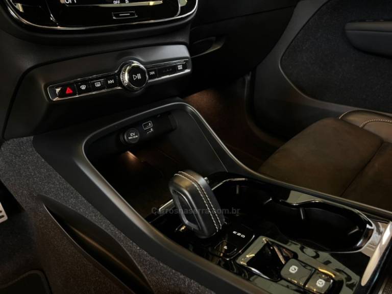 VOLVO - XC 40 - 2021/2021 - Cinza - R$ 195.900,00