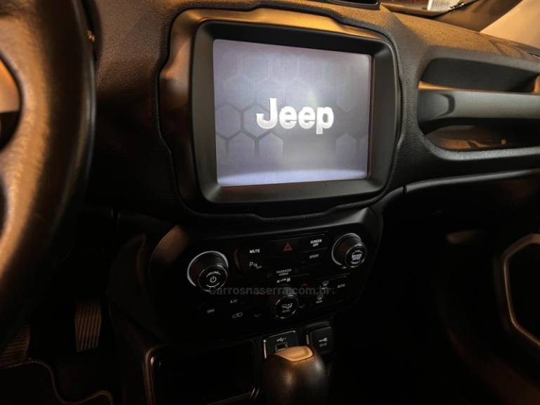 JEEP - RENEGADE - 2021/2021 - Branca - R$ 87.900,00