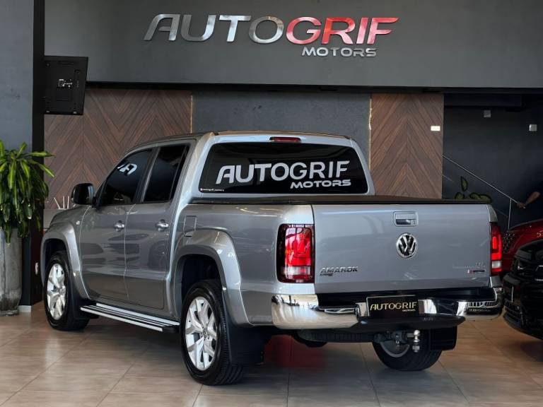 VOLKSWAGEN - AMAROK - 2022/2022 - Prata - R$ 185.900,00