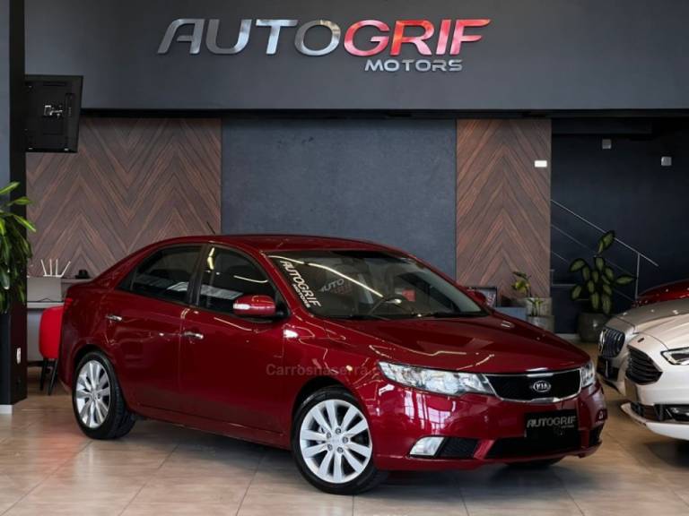KIA MOTORS - CERATO - 2010/2011 - Vinho - R$ 44.900,00