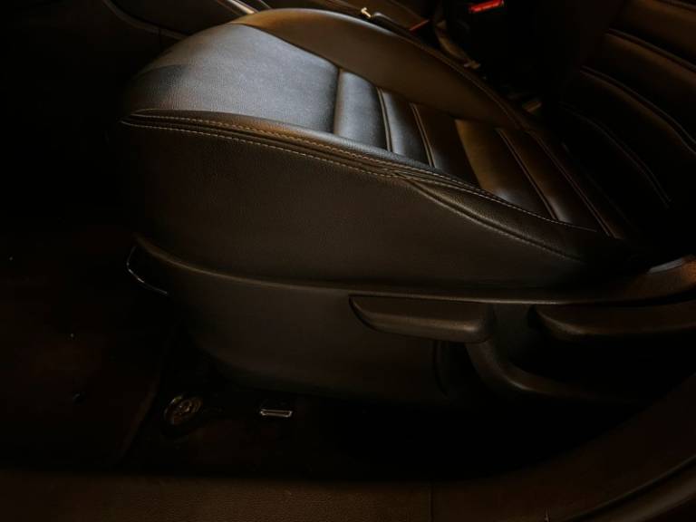 NISSAN - KICKS - 2020/2021 - Marrom - R$ 97.900,00