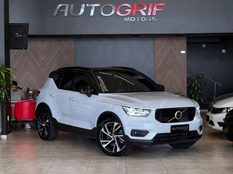 VOLVO - XC 40 - 2021/2021 - Cinza - R$ 195.900,00
