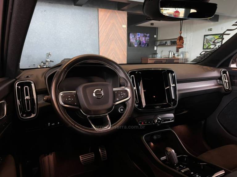 VOLVO - XC 40 - 2021/2021 - Cinza - R$ 195.900,00
