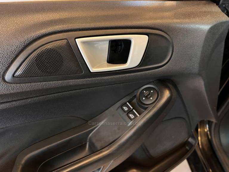 FORD - FIESTA - 2018/2018 - Preta - R$ 55.900,00