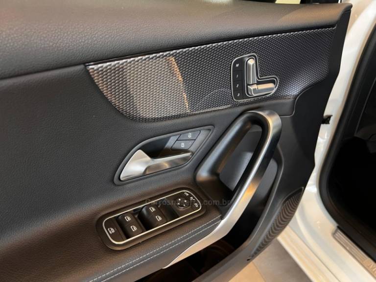 MERCEDES-BENZ - A 250 - 2019/2019 - Branca - R$ 189.900,00