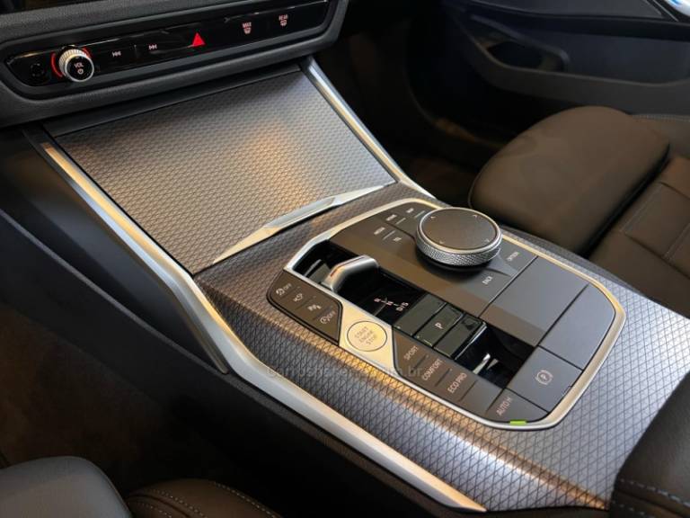 BMW - 320I - 2024/2025 - Cinza - R$ 369.900,00