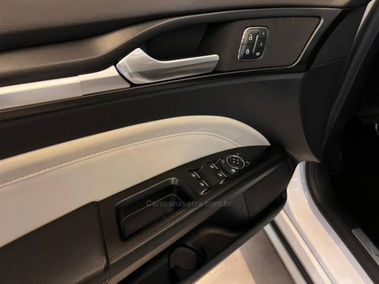 FORD - FUSION - 2018/2018 - Branca - R$ 107.900,00