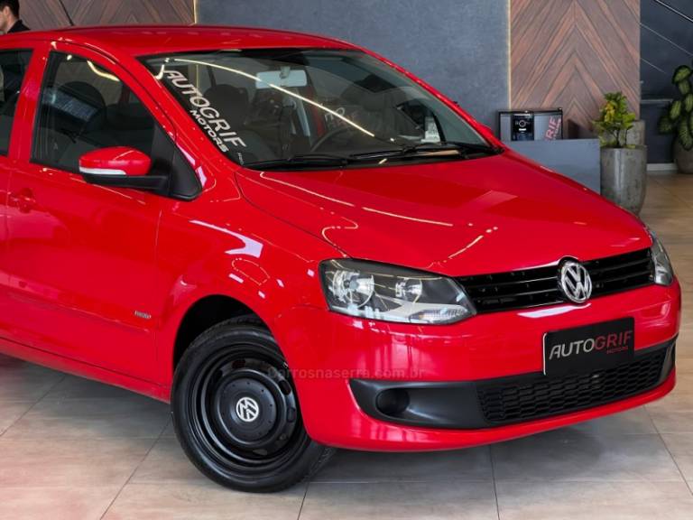 VOLKSWAGEN - FOX - 2010/2010 - Vermelha - R$ 28.900,00
