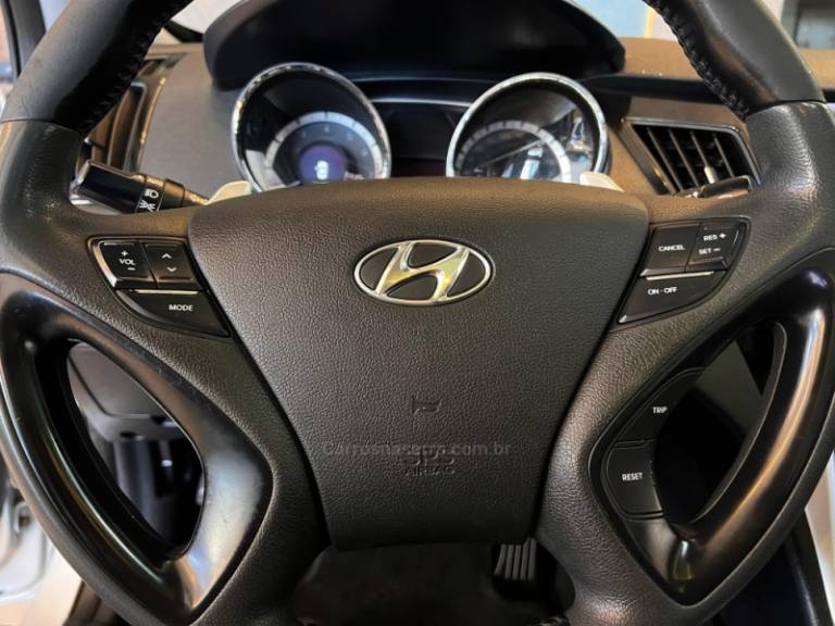 HYUNDAI - SONATA - 2012/2012 - Prata - R$ 68.900,00