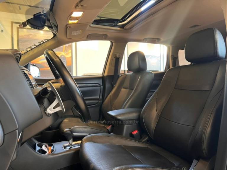 MITSUBISHI - OUTLANDER - 2016/2016 - Branca - R$ 119.900,00