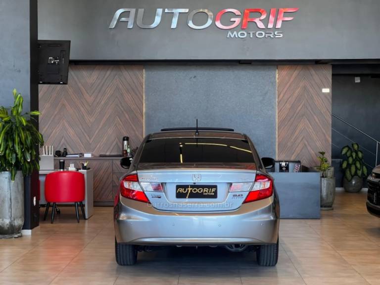 HONDA - CIVIC - 2013/2014 - Prata - R$ 79.900,00