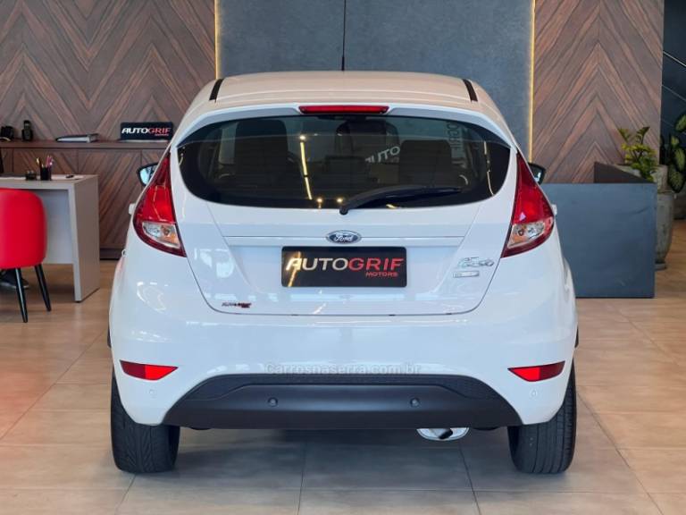 FORD - FIESTA - 2018/2018 - Branca - R$ 59.900,00