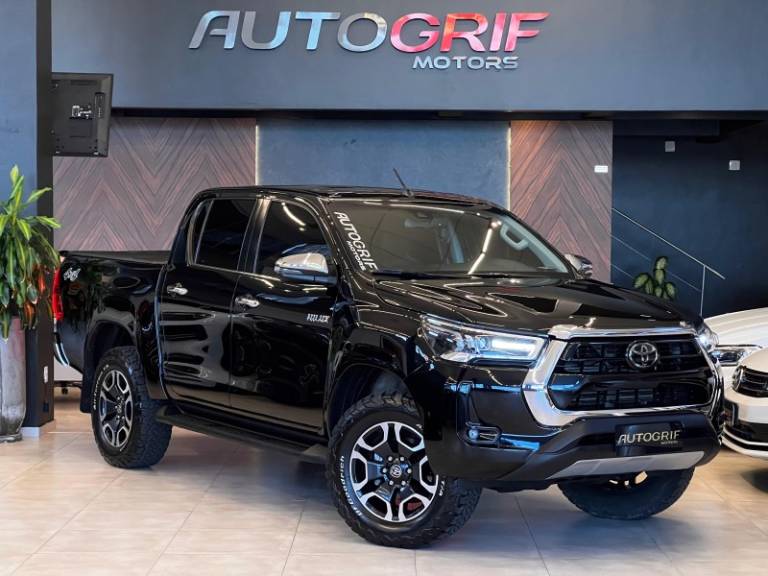 TOYOTA - HILUX - 2021/2021 - Preta - R$ 239.900,00