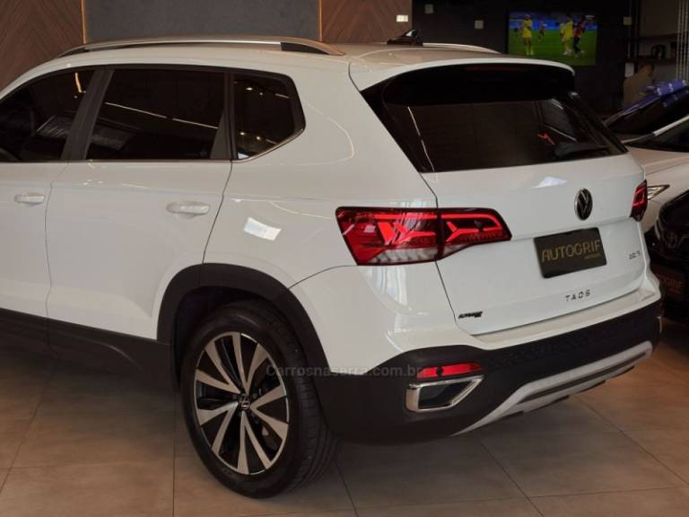 VOLKSWAGEN - TAOS - 2021/2022 - Branca - R$ 143.900,00