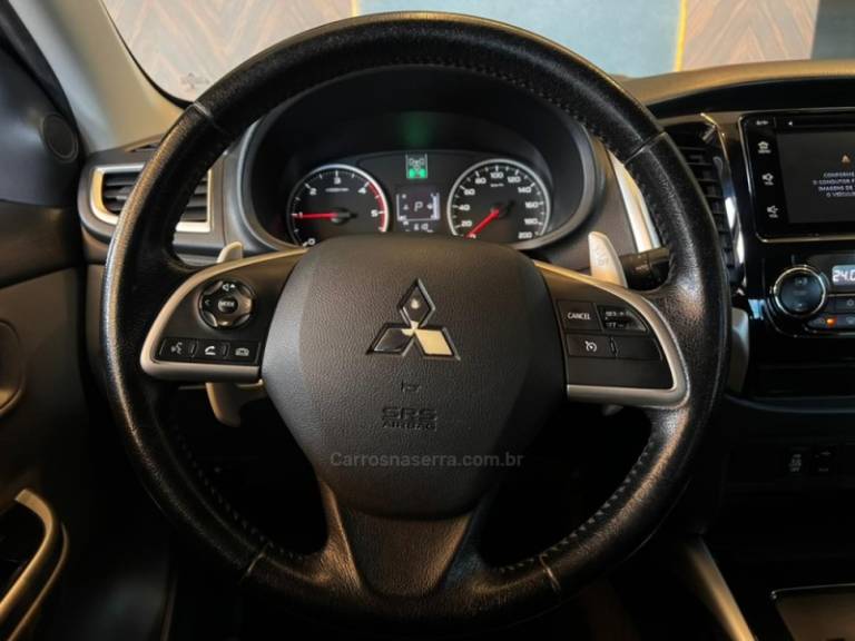 MITSUBISHI - L200 TRITON - 2017/2017 - Prata - R$ 144.900,00