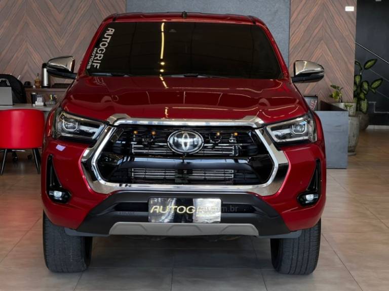 TOYOTA - HILUX - 2021/2021 - Vermelha - R$ 244.900,00