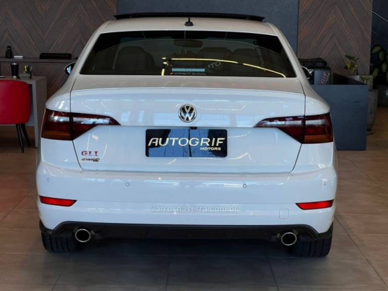 VOLKSWAGEN - JETTA - 2019/2020 - Branca - R$ 164.900,00