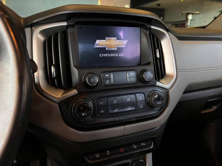 CHEVROLET - S10 - 2022/2022 - Branca - R$ 189.900,00