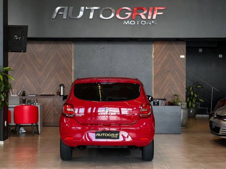 RENAULT - SANDERO - 2016/2017 - Vermelha - R$ 46.900,00